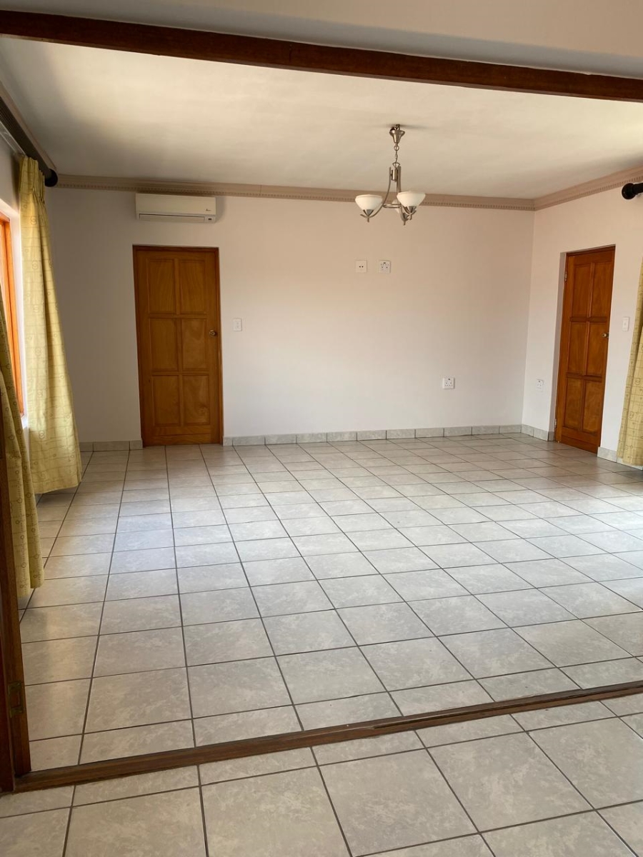 5 Bedroom Property for Sale in Birdwood Estate North West